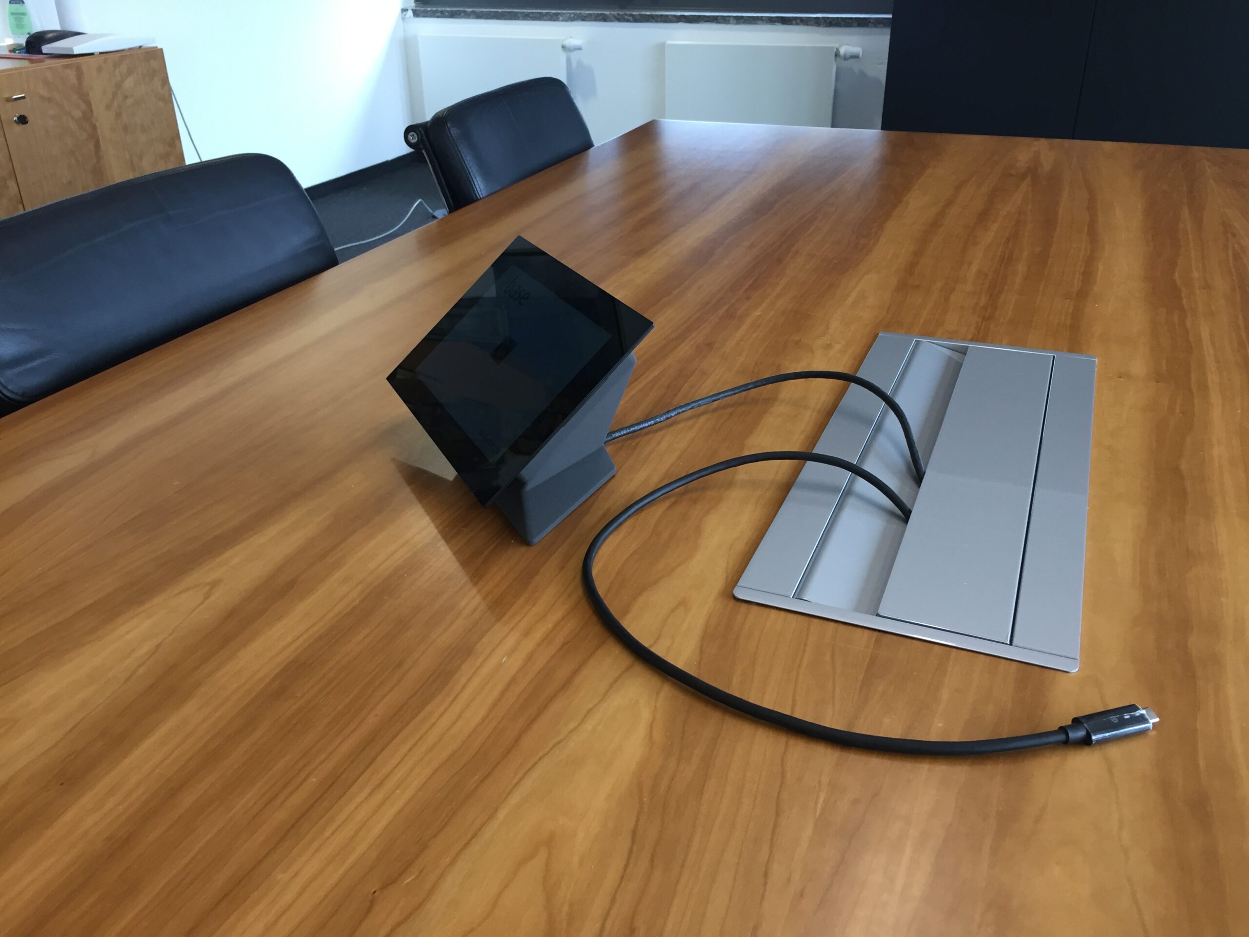 Konferenzraum einrichten mit USB-C Anschluss